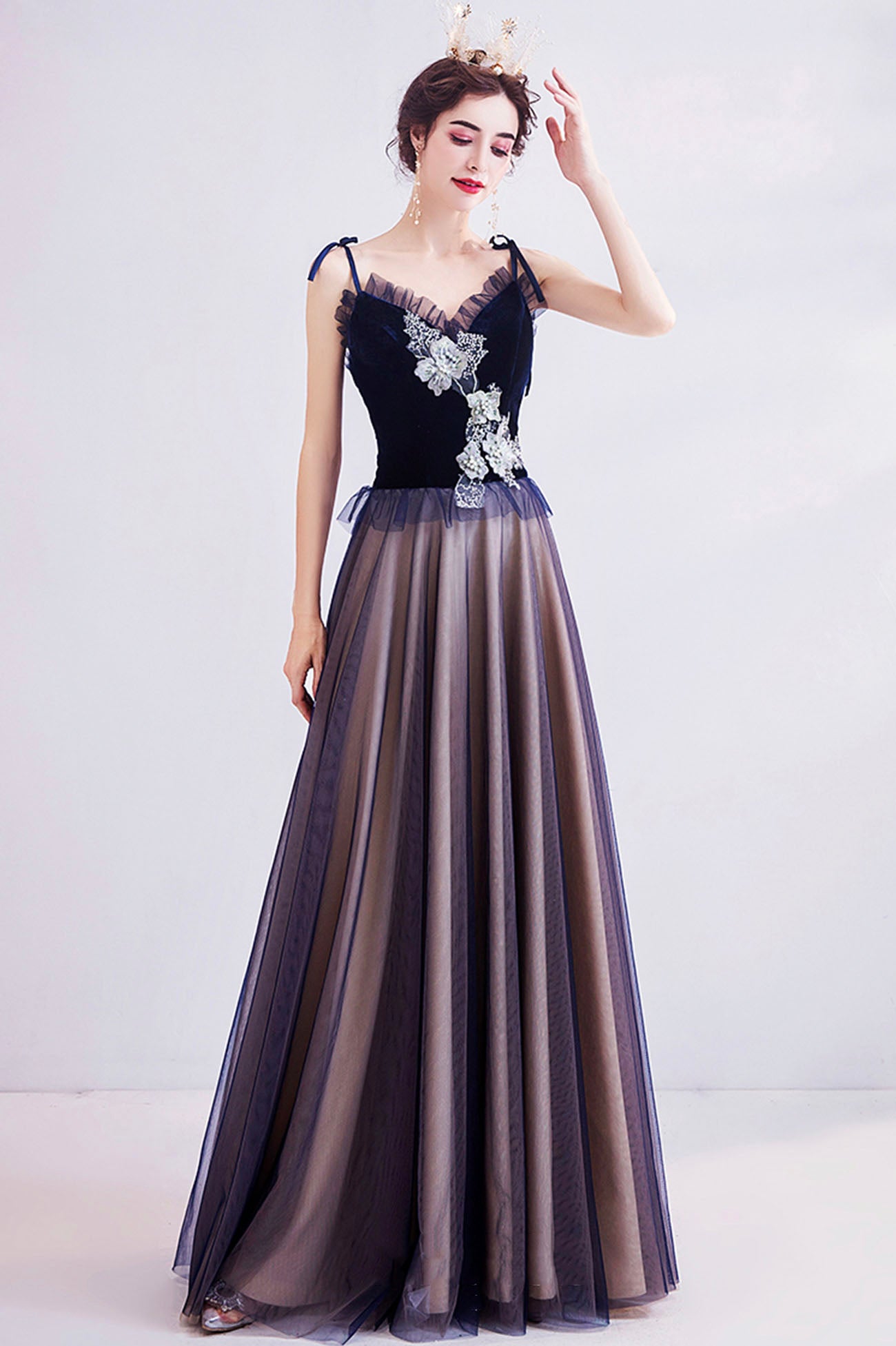 Robe de soirée longue en tulle bleu et dentelle 10617