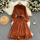 Einfaches Langarmkleid mit V-Ausschnitt A-Linie Modekleid 10946