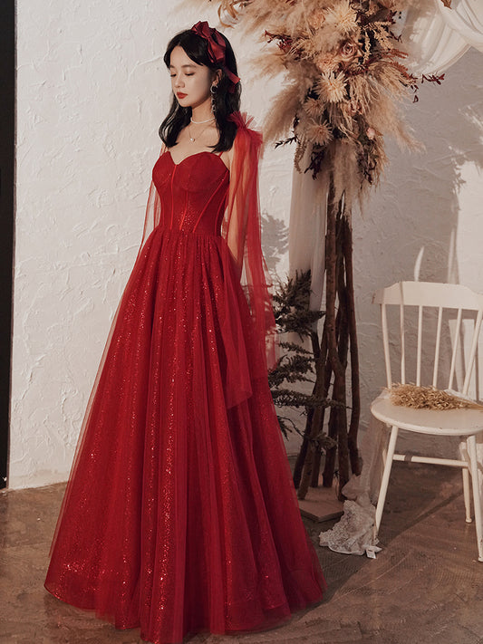 Burgunderrotes, glänzendes, elegantes Ballkleid mit Spaghettiträgern und langen Pailletten aus Tüll 8263