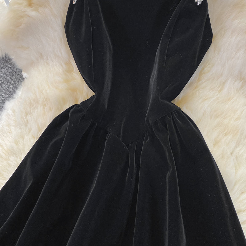 Schwarzes kurzes Samtkleid Schwarzes Modekleid 10711