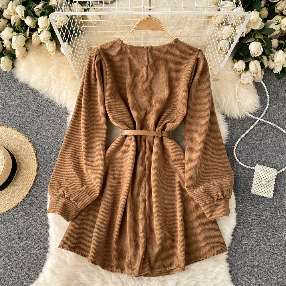 Robe simple à manches longues en velours côtelé Robe tendance 10887