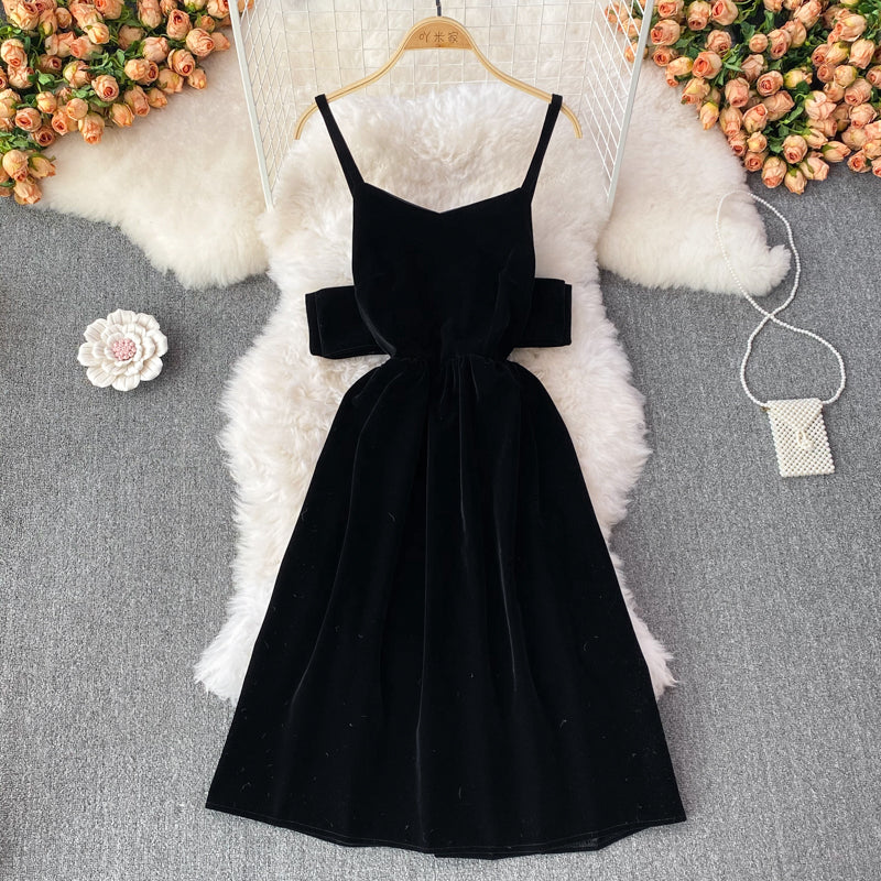 Süßes rückenfreies Kleid aus Samt mit Schleife Modekleid 10848 