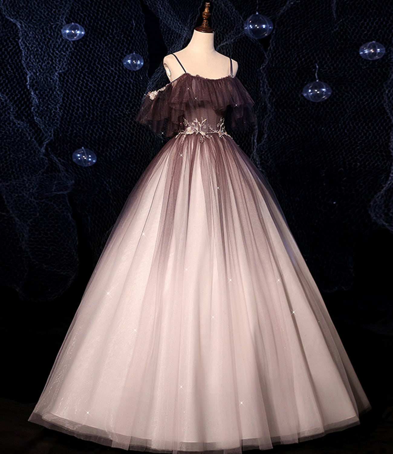 Braunes, zartes, florales Applikationen-Abendkleid in A-Linie und langem Tüll 8721
