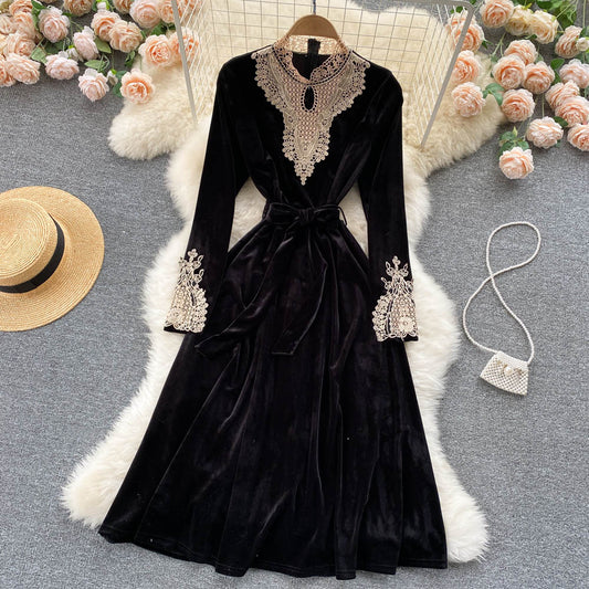 Schwarzes Samt-Spitzen-Langarmkleid Modekleid 10846