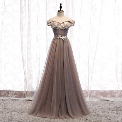 Elegantes langes Ballkleid aus Tüllspitze 8320