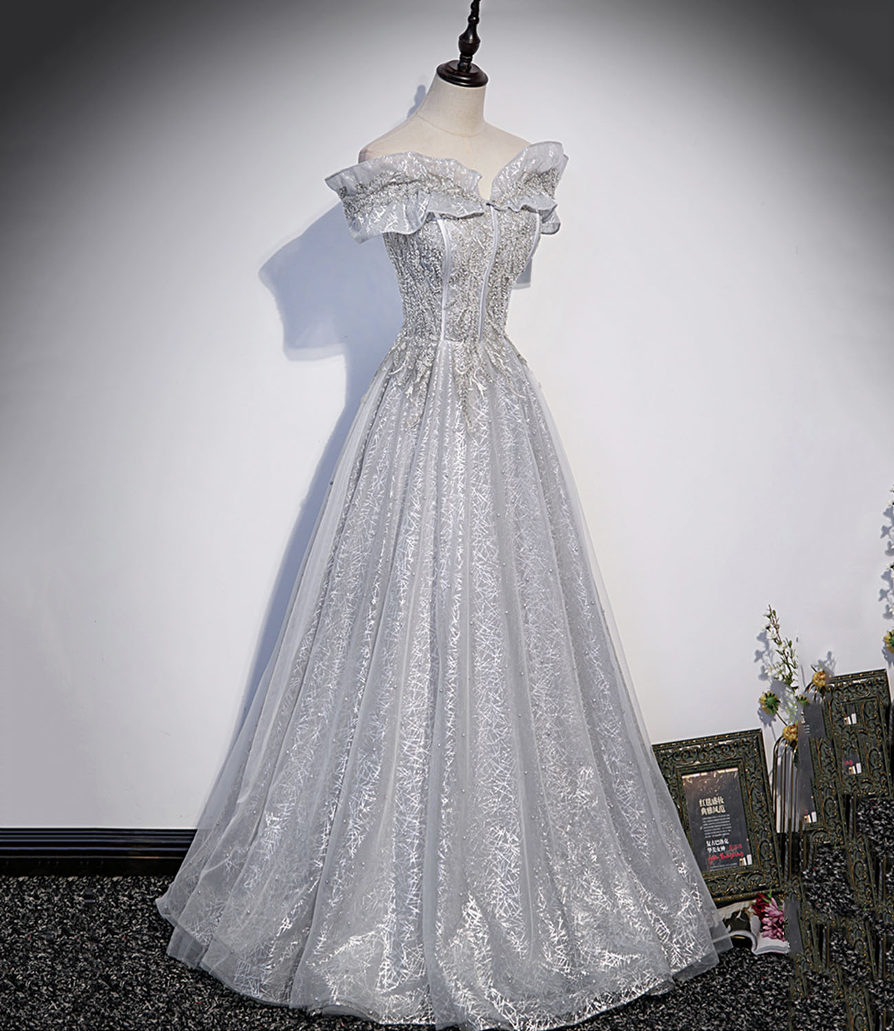 Langes Ballkleid aus grauer Tüllspitze A-Linie Abendkleid 10406