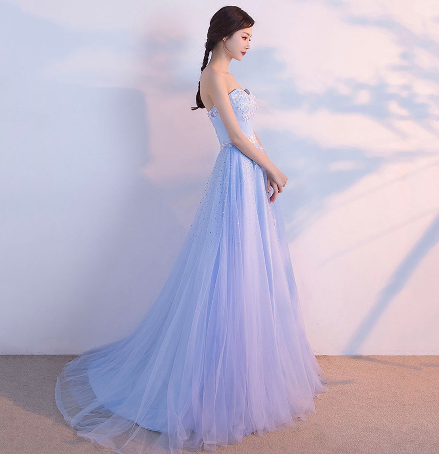 Robe de soirée longue en tulle bleu et dentelle 10211