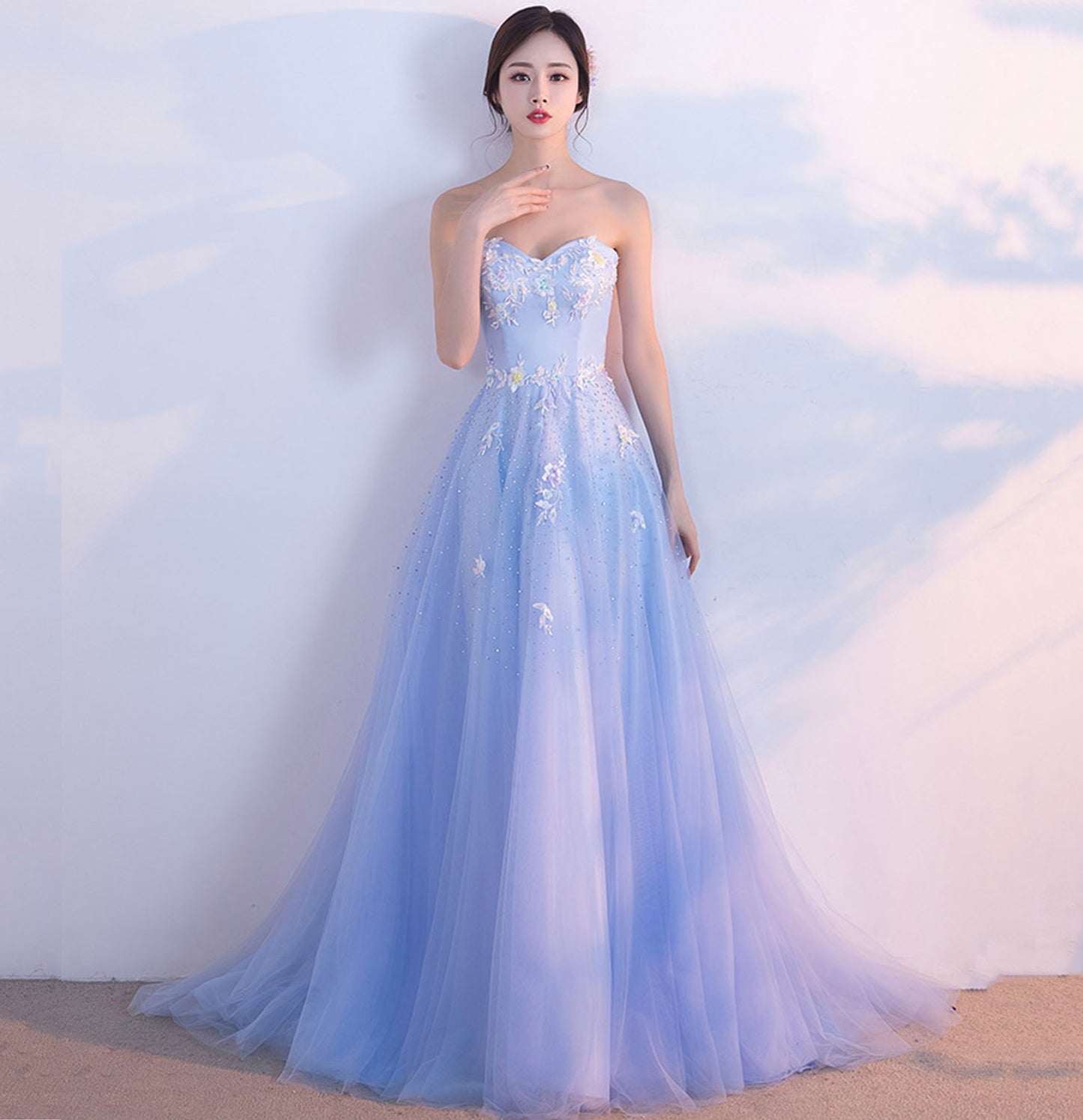 Robe de soirée longue en tulle bleu et dentelle 10211
