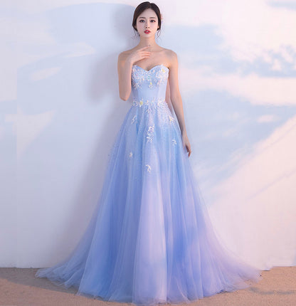 Robe de soirée longue en tulle bleu et dentelle 10211