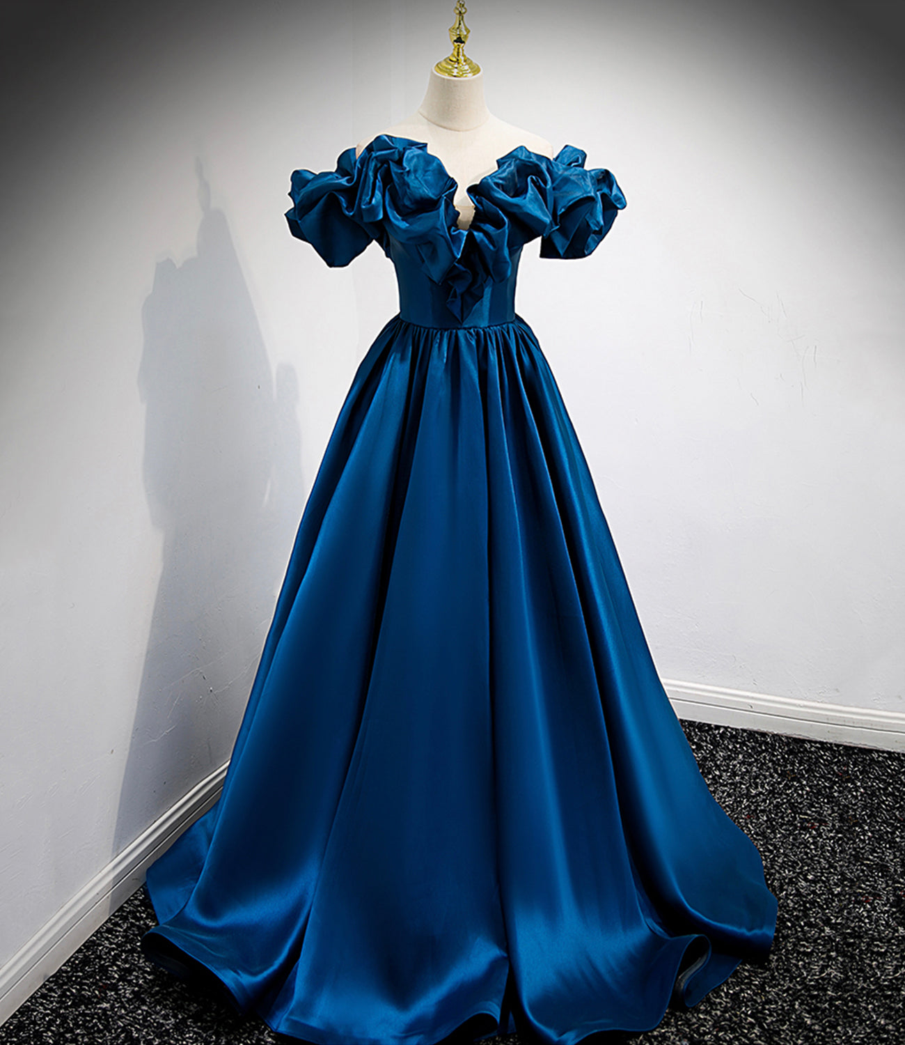 Robe de soirée longue en satin bleu avec ligne A 8877