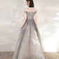 Langes Ballkleid aus grauem Tüll mit Pailletten und Stern 10545