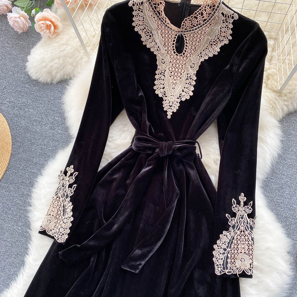 Schwarzes Samt-Spitzen-Langarmkleid Modekleid 10846