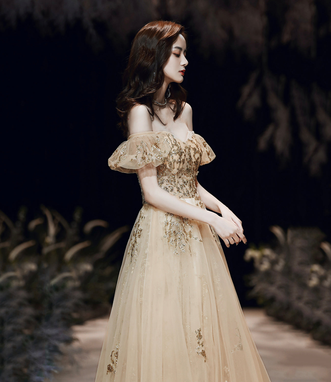 Langes Ballkleid mit goldenen Pailletten A-Linie Abendkleid 10484