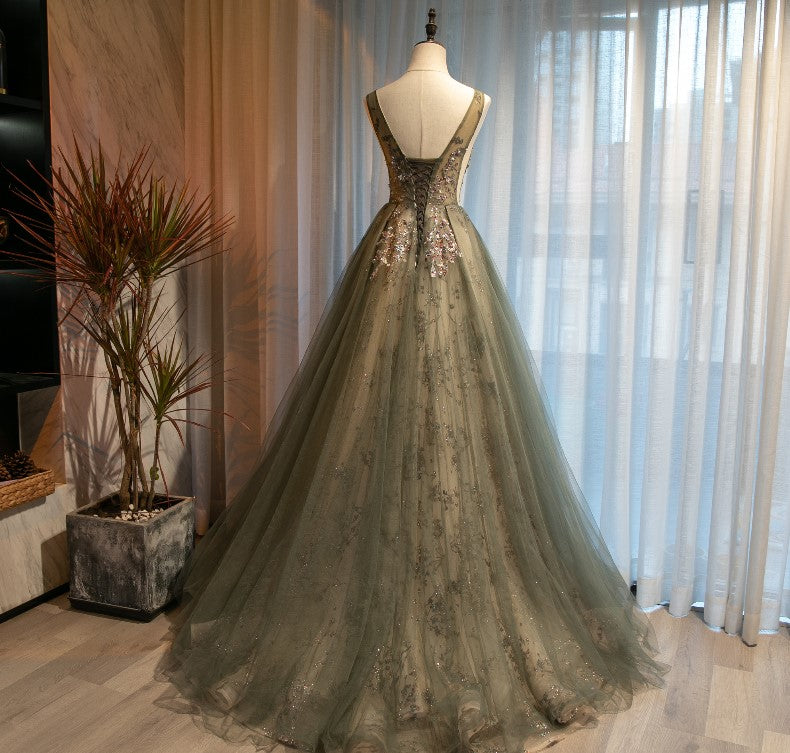 Robe de soirée longue en tulle à paillettes et à coupe trapèze 8696