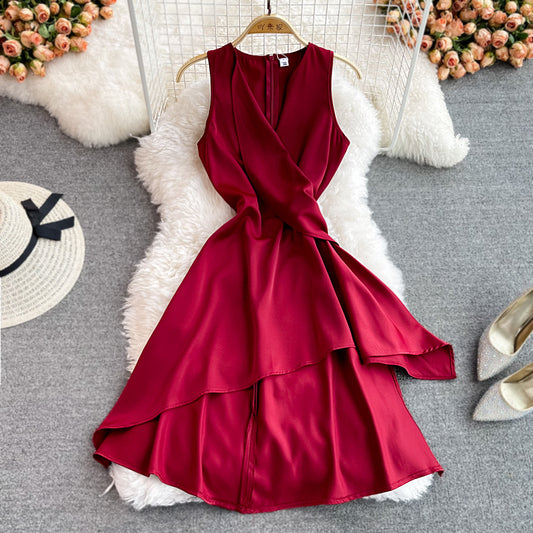 Rotes kurzes Kleid mit V-Ausschnitt Modekleid 10939