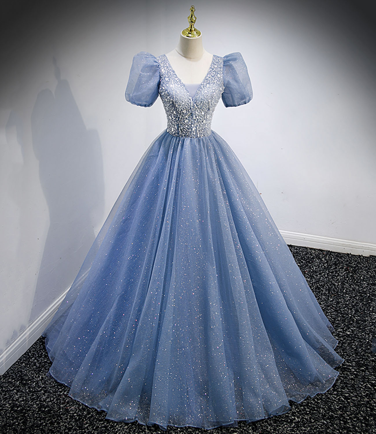 Robe de soirée longue en tulle bleu à paillettes 10159