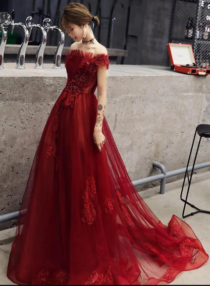 Weinroter Tüll mit Perlen und Spitze Schulterfreies Abendkleid, Weinrotes Ballkleid gh202