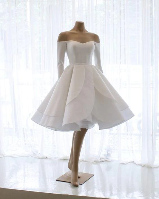 Robe de bal courte à volants et manches longues gh812
