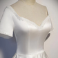 Weißes einfaches wulstiges kurzes Ärmel-hoch niedriges Hochzeitsfest-Kleid, weißes Party-Kleid gh58