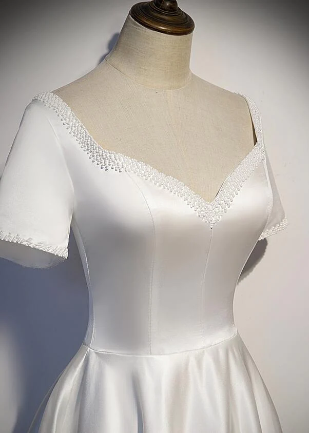 Weißes einfaches wulstiges kurzes Ärmel-hoch niedriges Hochzeitsfest-Kleid, weißes Party-Kleid gh58