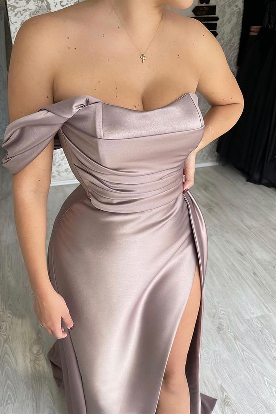 One-Shoulder-trägerloses langes Meerjungfrau-Abschlussballkleid mit Schlitz gh723