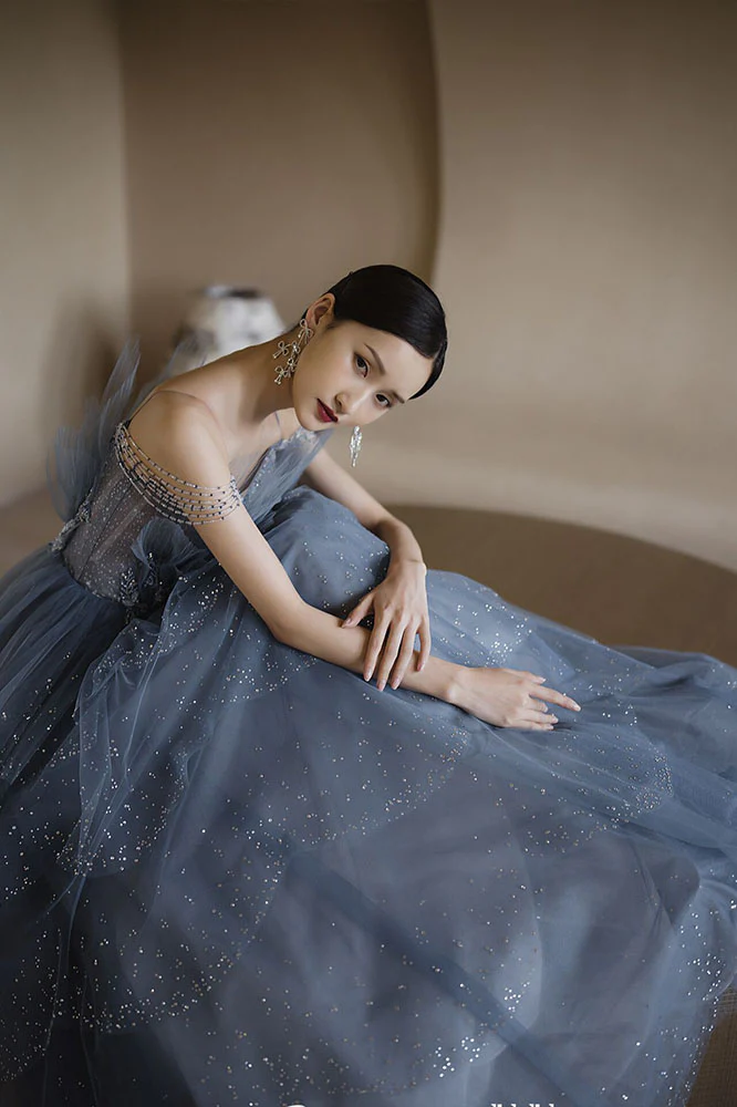 Wunderschönes, funkelndes, exquisites, mit Perlen besetztes, langes Tüll-Ballkleid-Abendkleid mit Strasssteinen und mehrlagigem Kleid gh1001