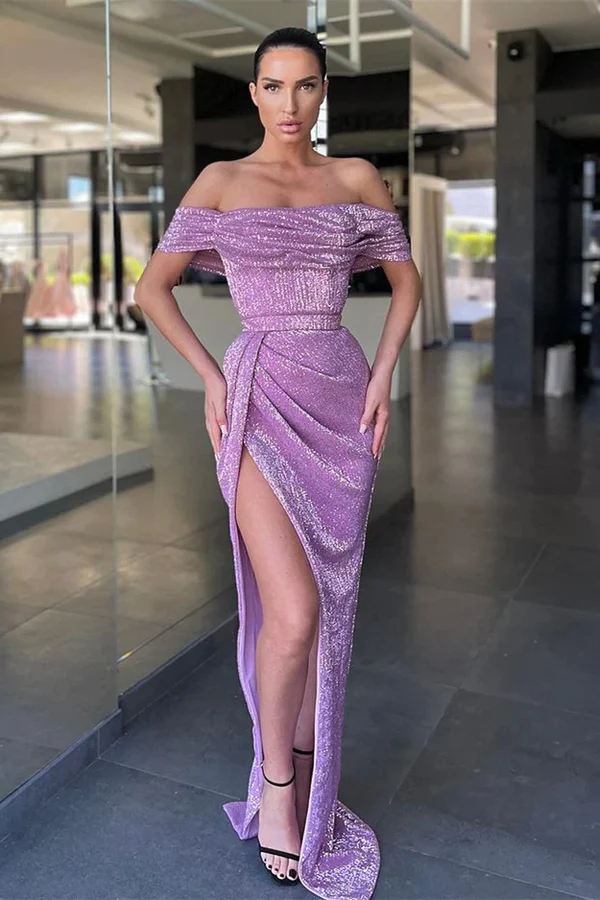 LILA SCHULTERFREIES ABSCHLUSSKLEID MIT PAILLETTEN LANG MIT SCHLITT gh2039