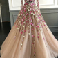 Geschwollenes Tüll-Abschlussballkleid mit langen Ärmeln und Spitzenblumen, langes Partykleid mit schönen Blumen gh2280