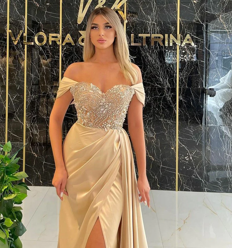 SCHULTERFREIES GLITZER-BALLKLEID gh2027