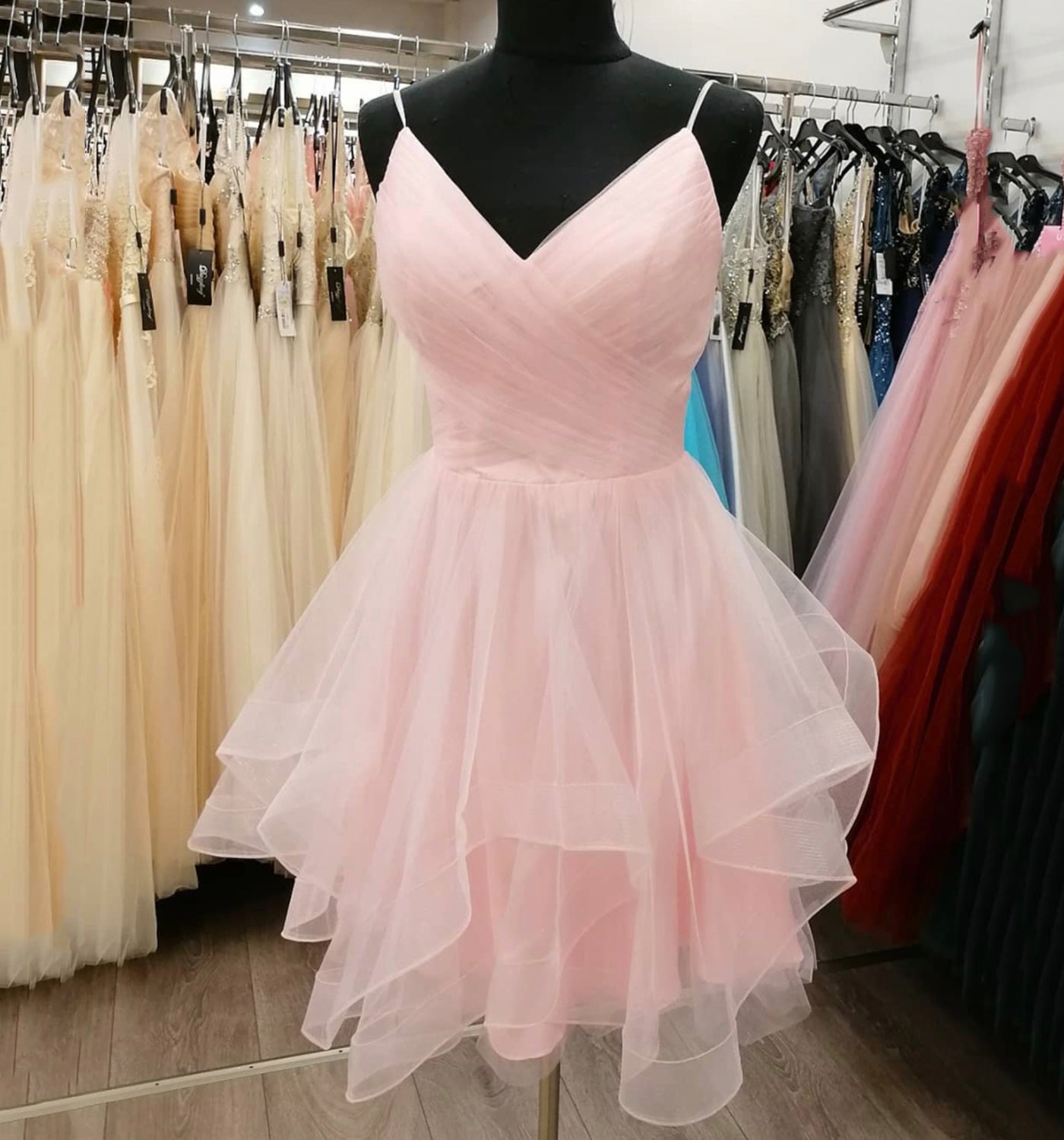 Kurzes Abiballkleid aus rosa Tüll für die Heimkehr 8884