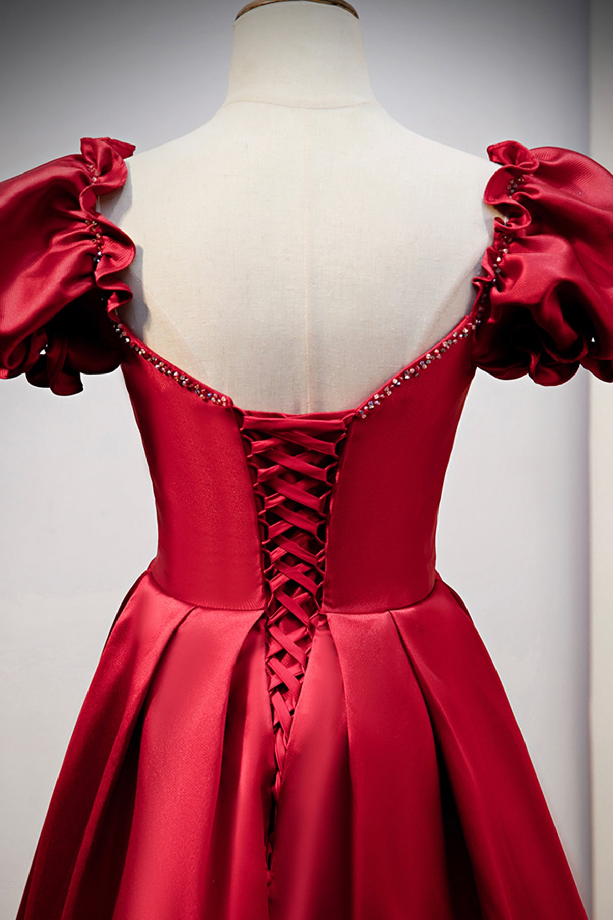 Robe de soirée longue en satin bordeaux 8711