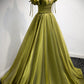 Robe de soirée longue en tulle vert à col en V Robe de soirée trapèze 8878