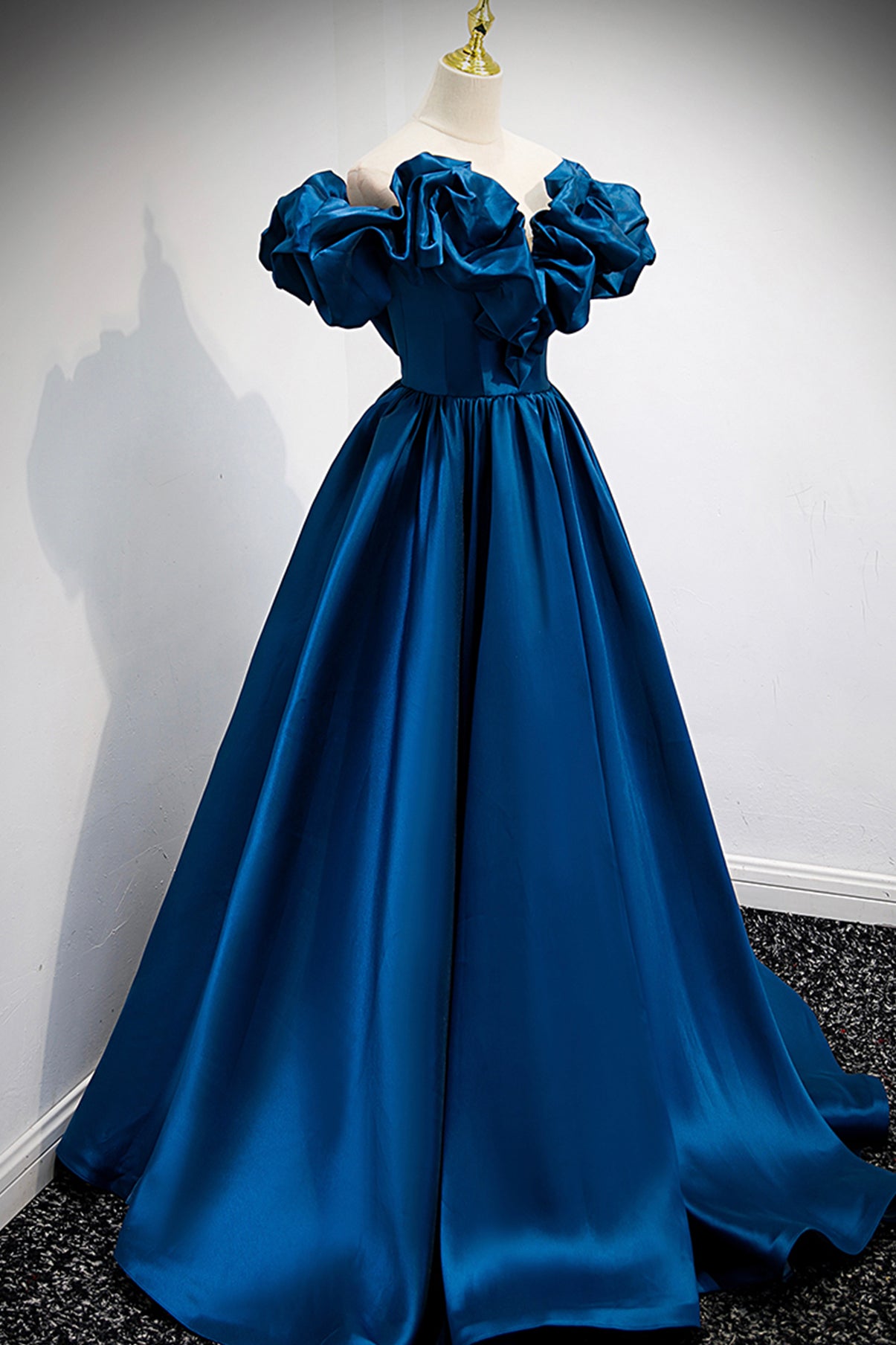 Robe de soirée longue en satin bleu avec ligne A 8877