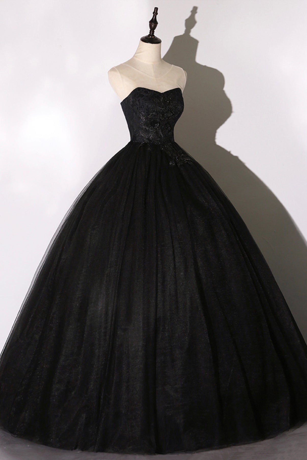 Schwarzes, zartes, florales A-Linien-Ballkleid aus Tüll mit Blumenmuster, lang 8641