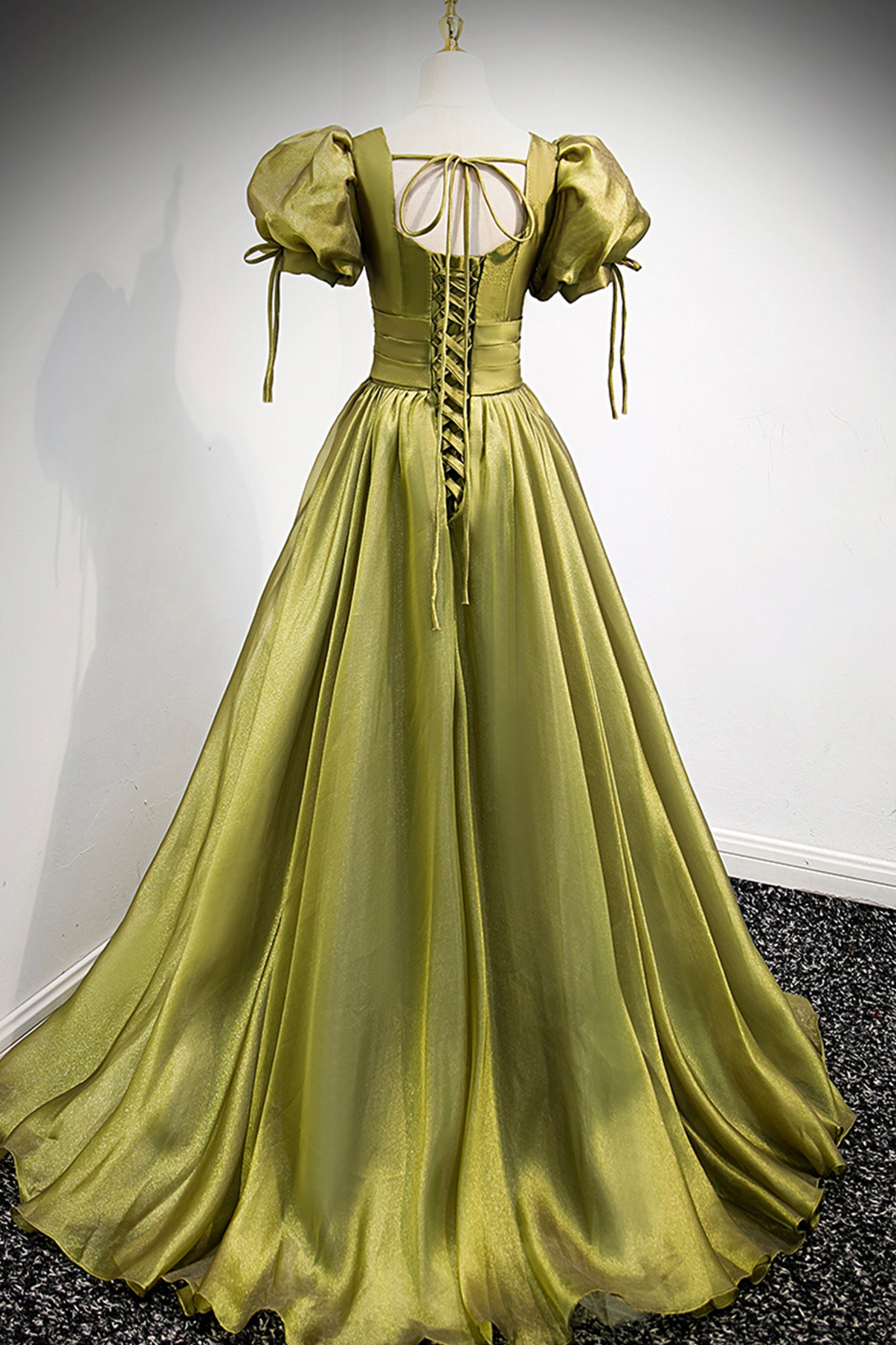 Robe de soirée longue en tulle vert à col en V Robe de soirée trapèze 8878