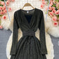 Elegantes Langarmkleid mit V-Ausschnitt, modisches Kleid 448