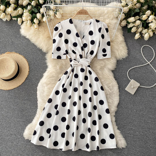 Süßes Polka Dot V-Ausschnitt kurzes Kleid Modekleid 414