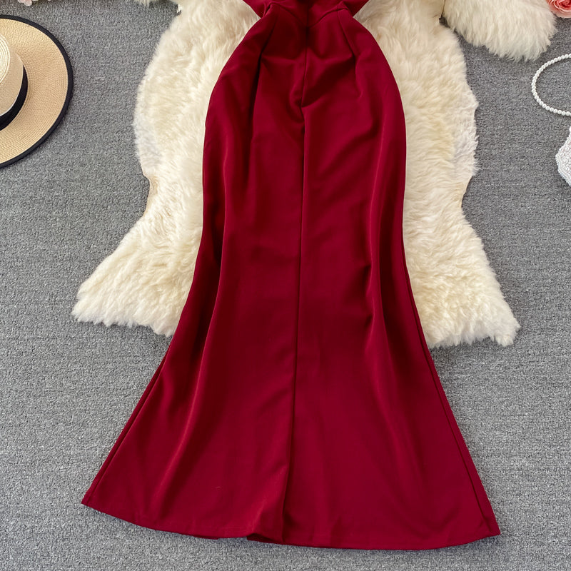 Rotes Modekleid mit V-Ausschnitt 423