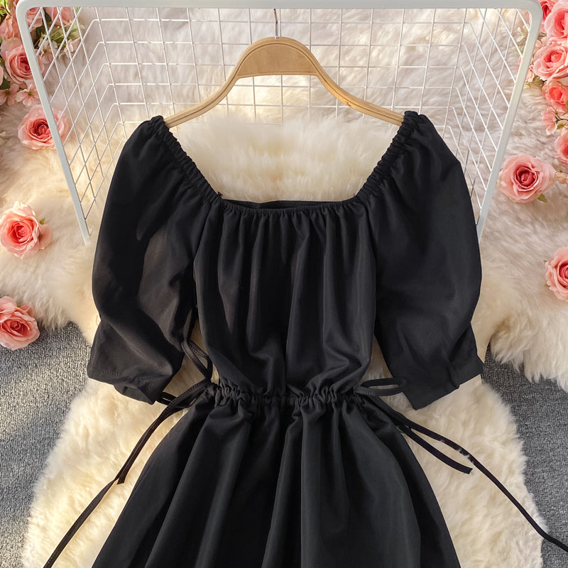 Schwarzes kurzes Kleid in A-Linie einfaches schwarzes Kleid 395