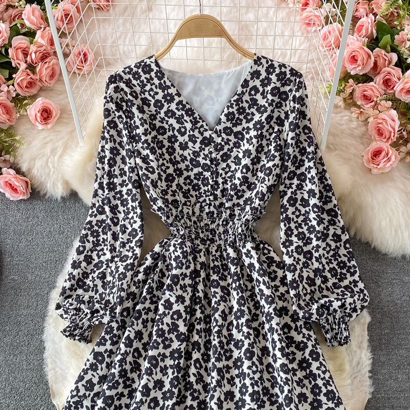 Süßes Blumenkleid mit langen Ärmeln Modekleid 443