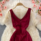 Rotes Modekleid mit V-Ausschnitt 423