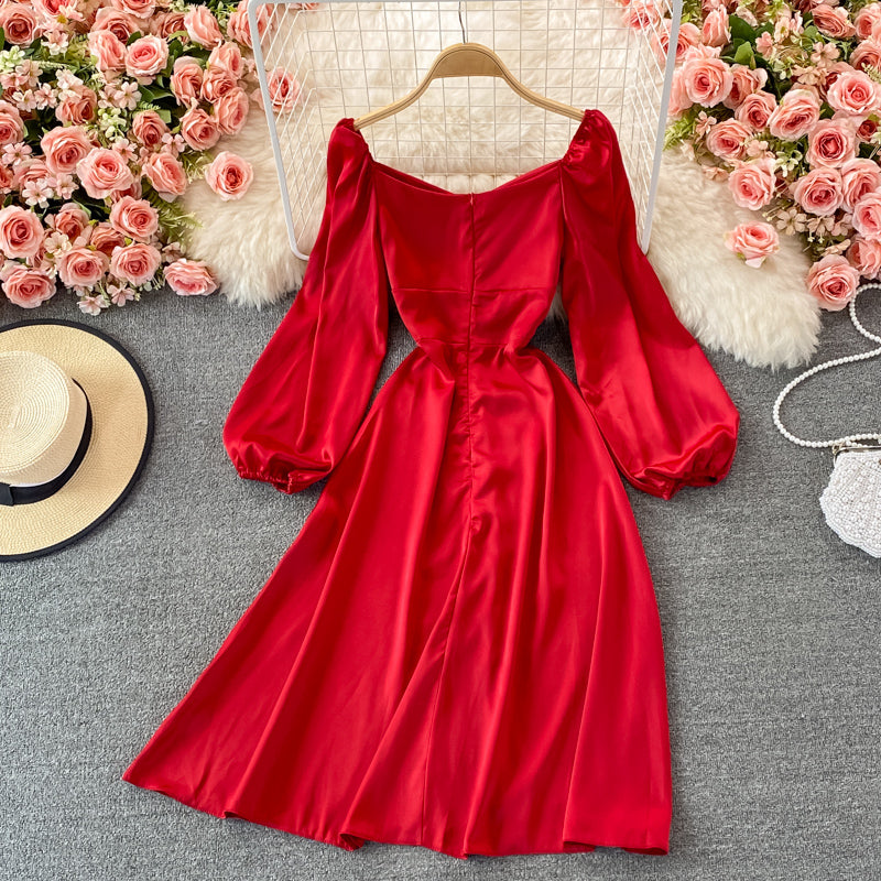 Süßes langärmliges A-Linien-Modekleid 432