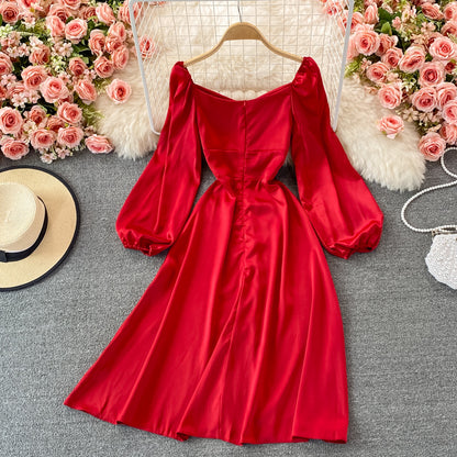 Süßes langärmliges A-Linien-Modekleid 432