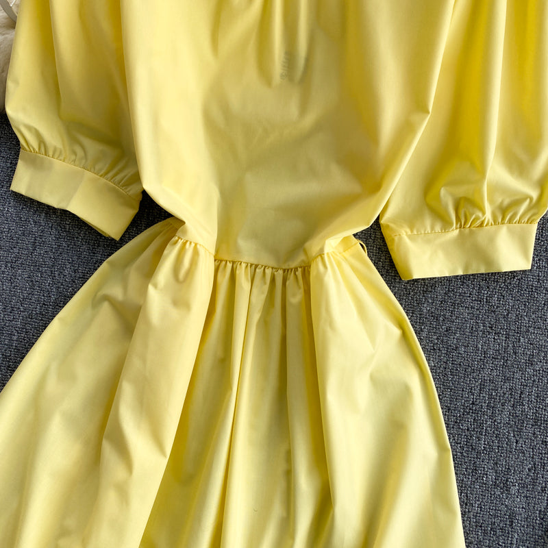 Gelbes kurzes Kleid in A-Linie Modekleid 580