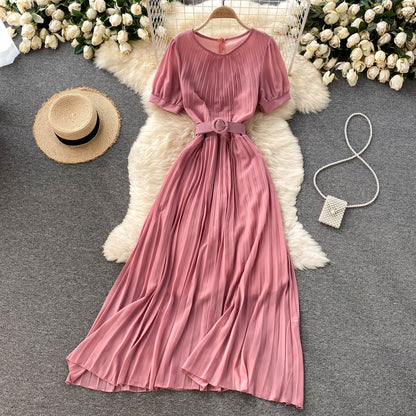 Robe courte en mousseline de soie simple et tendance 554