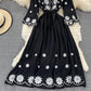 Jolie robe brodée coupe A 639