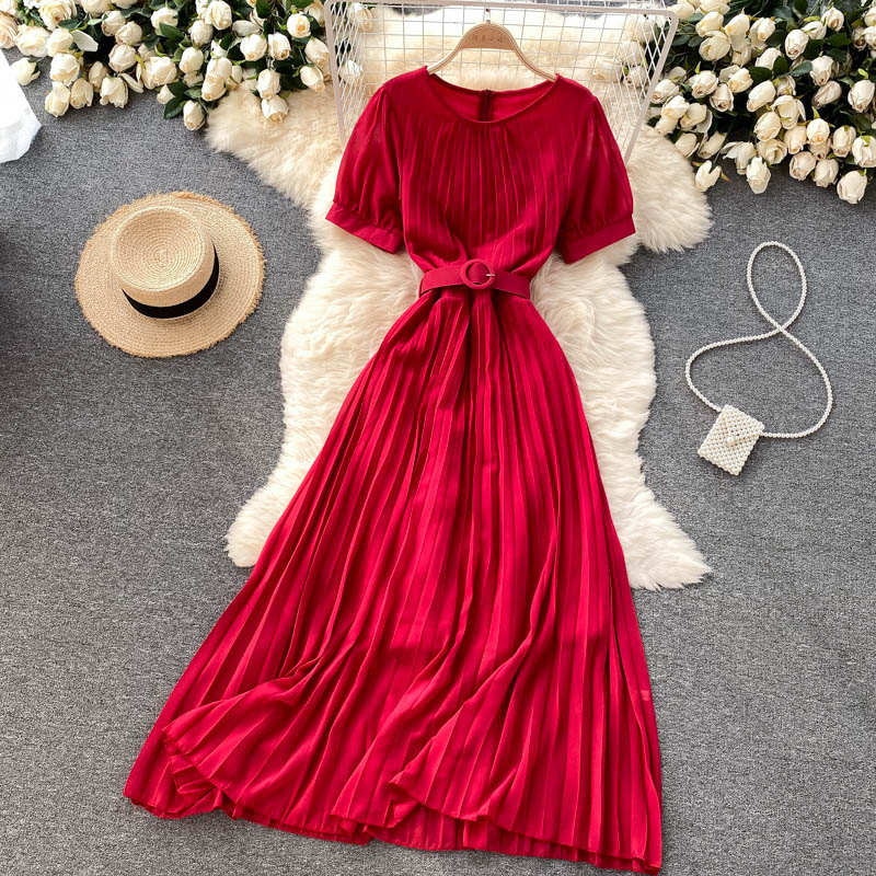 Robe courte en mousseline de soie simple et tendance 554
