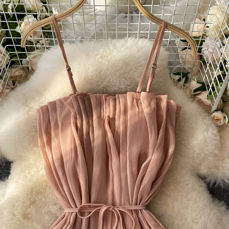 Robe mignonne à épaules dénudées et coupe trapèze 587