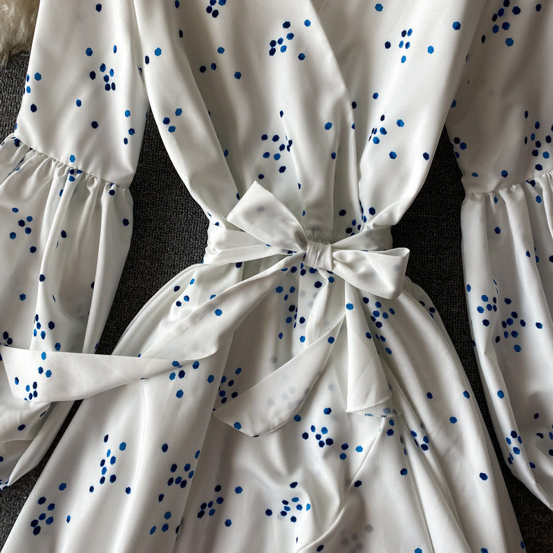 Robe blanche à manches longues et col en V, robe tendance 537