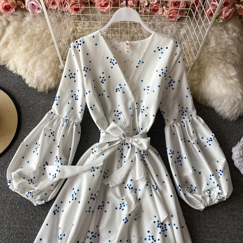 Robe blanche à manches longues et col en V, robe tendance 537